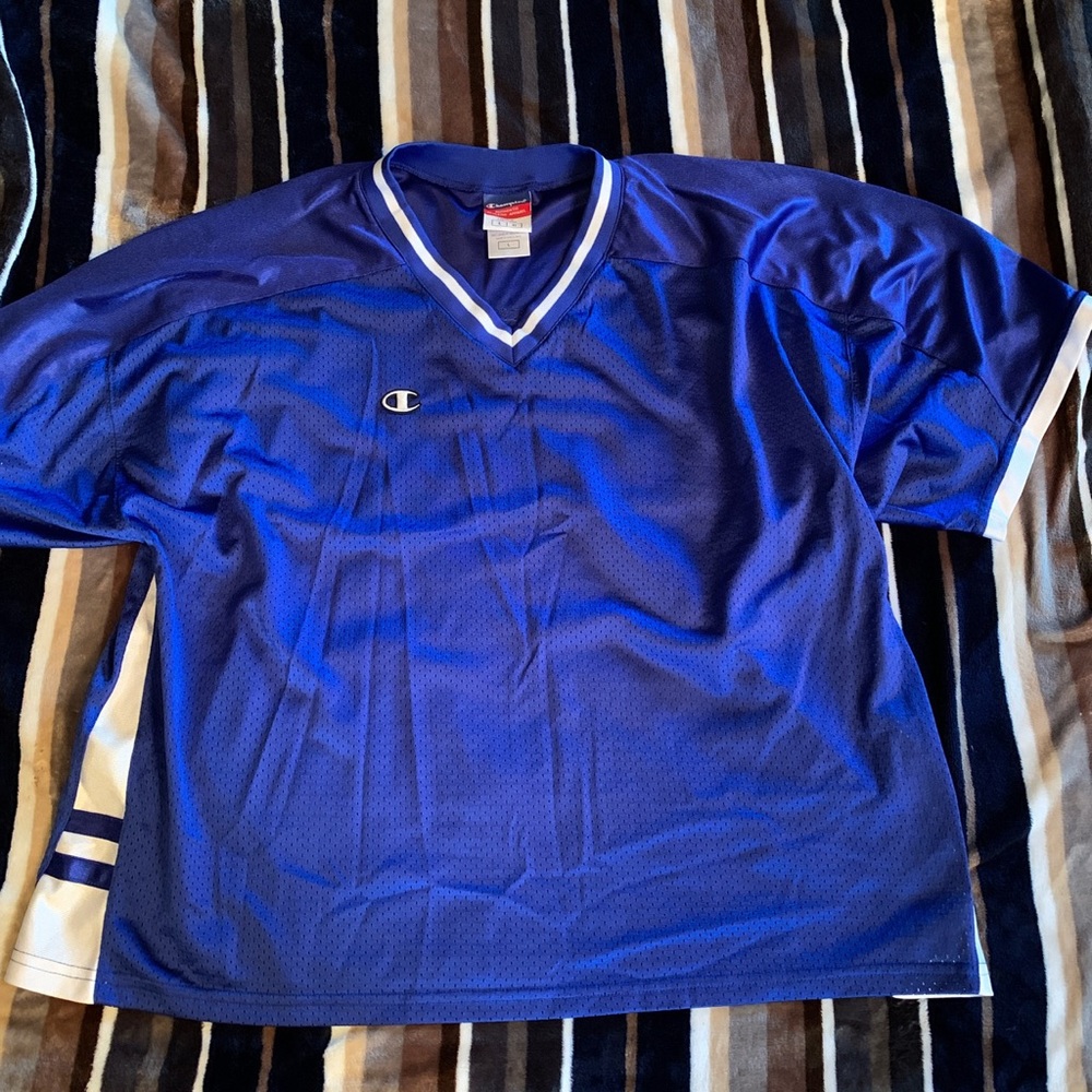 Brand: Champion   Size: Men’s large